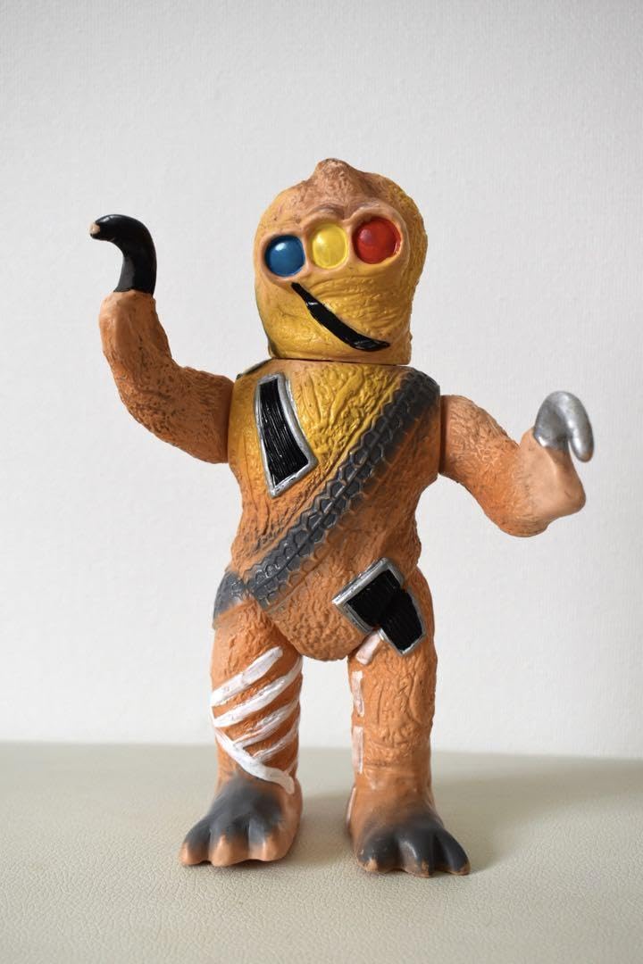 Amazon.co.jp: 超希少 交通事故怪獣クルマニクラス : おもちゃ